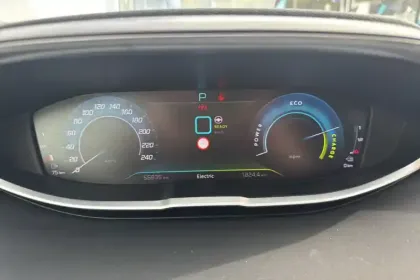 Photo 17 Peugeot 3008  Hybrid 225 e-EAT8