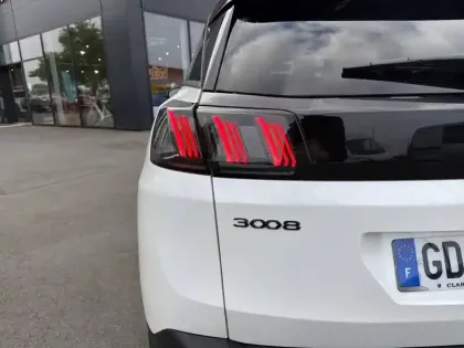 Photo 16 Peugeot 3008  Hybrid4 300 e-EAT8