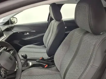 Photo 36 Peugeot 208  PureTech 75 S&S BVM5