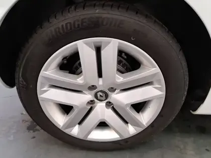 Photo 13 Renault Clio  Blue dCi 100 - 21N