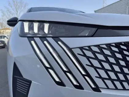 Photo 35 Peugeot 3008  Hybrid 145 e-DCS6