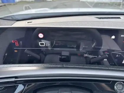 Photo 29 Peugeot 3008  Hybrid 145 e-DCS6