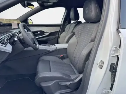 Photo 30 Peugeot 3008  Hybrid 145 e-DCS6