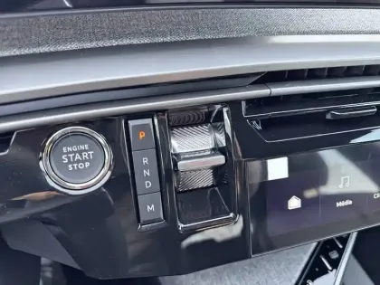 Photo 53 Peugeot 3008  Hybrid 145 e-DCS6