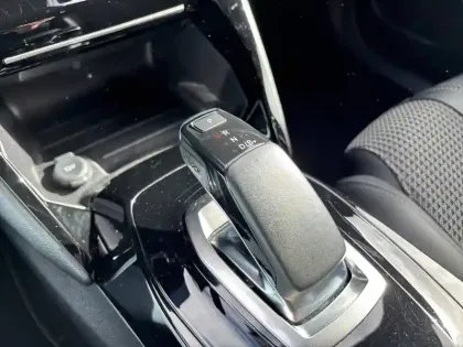 Photo 13 Peugeot 2008  Electrique 136 ch