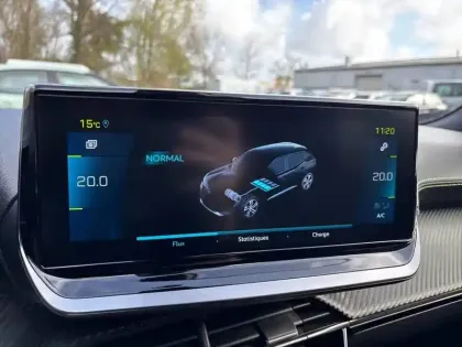 Photo 19 Peugeot 2008  Electrique 136 ch