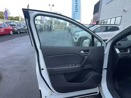 Photo 10 Renault Captur  E-Tech full hybrid 145 ch