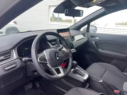 Photo 9 Renault Captur  E-Tech full hybrid 145 ch