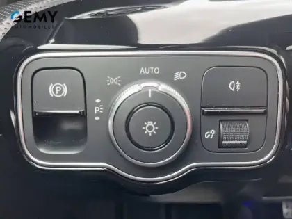 Photo 13 Mercedes Classe A  180 d 7G-DCT