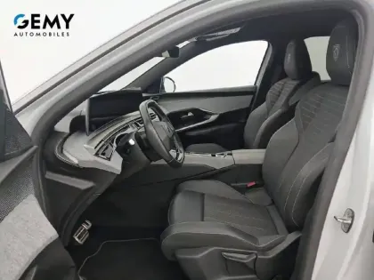 Photo 8 Peugeot 5008  Hybrid 136 e-DCS6