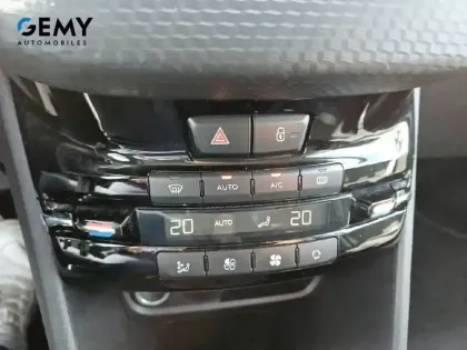 Photo 16 Peugeot 2008  PureTech 82ch BVM5