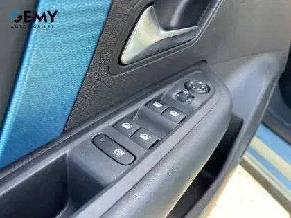 Photo 11 Citroën C4 e- 136 ch Automatique