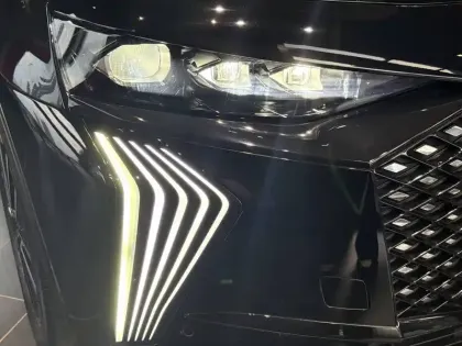 Photo 20 DS DS 7  Hybride Rechargeable E-Tense 300 EAT8 4x4