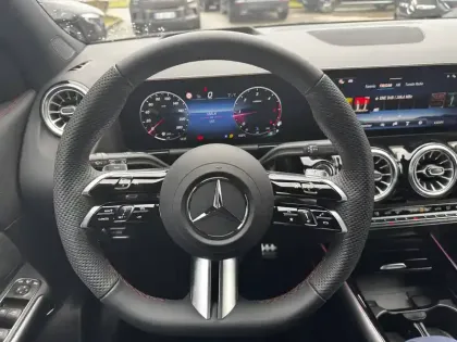 Photo 10 Mercedes GLA  200 d 8G-DCT