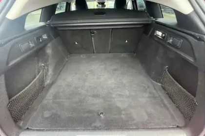 Photo 12 Peugeot 308  SW Electrique 54 kWh 156ch