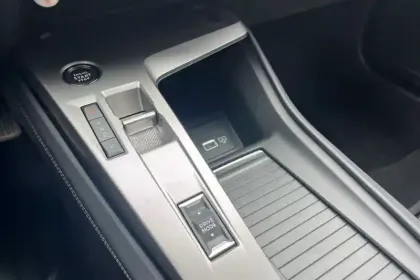 Photo 51 Peugeot 308  SW Electrique 54 kWh 156ch
