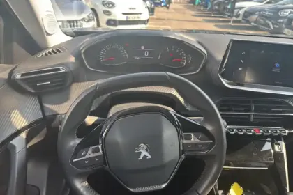 Photo 16 Peugeot 2008 Gén. II Ph1 NG Allure Pack 5