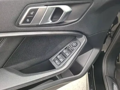 Photo 17 BMW Serie 1 118d 150 ch BVA8