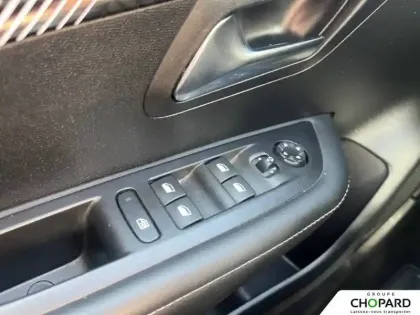 Photo 63 Peugeot 208  PureTech 100 S&S BVM6