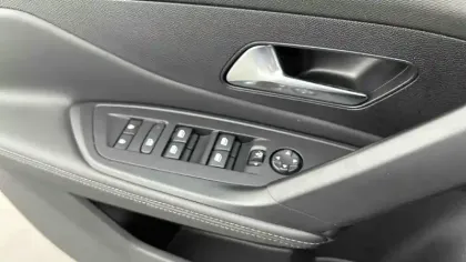 Photo 13 Peugeot 408  PureTech 130 ch S&S EAT8