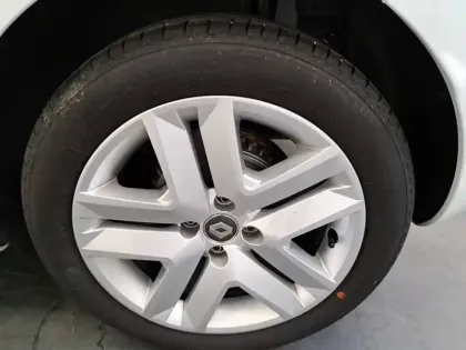 Photo 16 Renault Clio  Blue dCi 100 - 21N