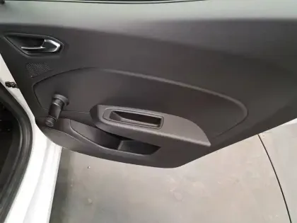 Photo 21 Renault Clio  Blue dCi 100 - 21N