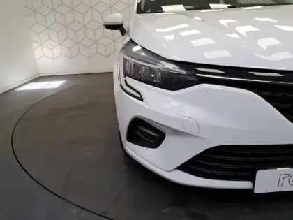 Photo 49 Renault Clio Gén. V (BJA) Ph1 Business 5