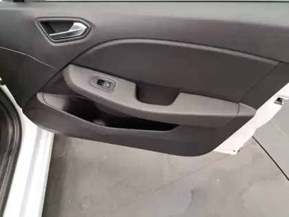 Photo 64 Renault Clio Gén. V (BJA) Ph1 Business 5