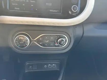 Photo 35 Renault Twingo  III SCe 65