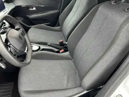 Photo 10 Peugeot 208  Hybrid 110 ch e-DCS6