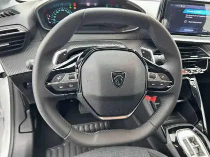 Photo 8 Peugeot 208  Hybrid 110 ch e-DCS6