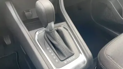 Photo 12 Renault Captur  E-Tech full hybrid 145