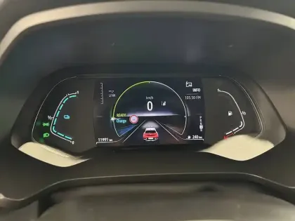 Photo 99 Renault Captur  E-Tech full hybrid 145