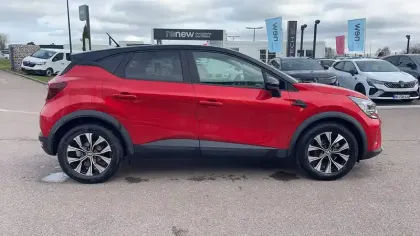 Photo 5 Renault Captur  E-Tech full hybrid 145