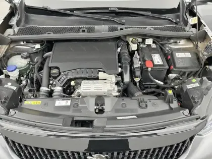 Photo 27 Peugeot 2008  PureTech 130 S&S BVM6