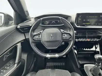 Photo 8 Peugeot 2008  PureTech 130 S&S BVM6