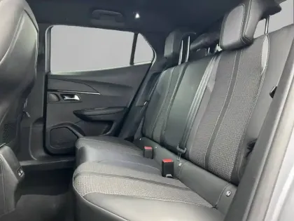 Photo 11 Peugeot 2008  PureTech 130 S&S BVM6