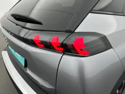 Photo 16 Peugeot 2008  PureTech 130 S&S BVM6