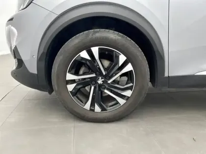 Photo 12 Peugeot 2008  PureTech 130 S&S BVM6