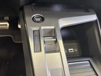 Photo 13 Peugeot 308  Electrique 55 kWh 156ch