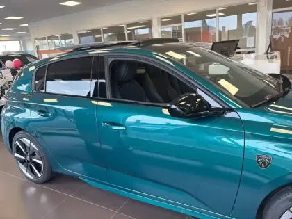 Photo 43 Peugeot 308  Electrique 55 kWh 156ch