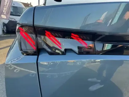 Photo 16 Peugeot 3008  Hybrid 145 e-DCS6