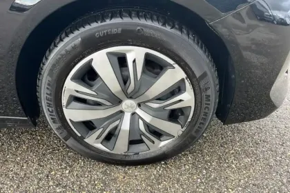 Photo 11 Peugeot 208  PureTech 100 S&S BVM6