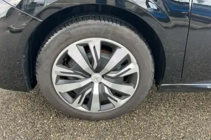 Photo 8 Peugeot 208  PureTech 100 S&S BVM6