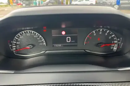 Photo 17 Peugeot 208  PureTech 100 S&S BVM6