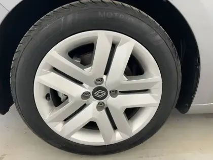 Photo 85 Renault Clio  E-Tech full hybrid 145 ch GSR2