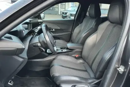 Photo 8 Peugeot 2008  PureTech 130 S&S BVM6