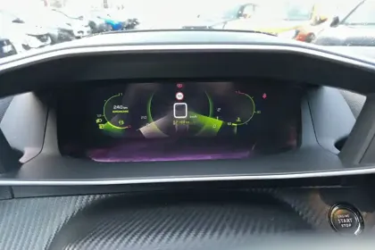 Photo 12 Peugeot 2008  PureTech 130 S&S BVM6