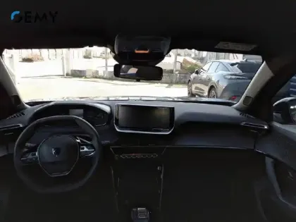 Photo 7 Peugeot 2008  Electrique 54 kWh 156 ch