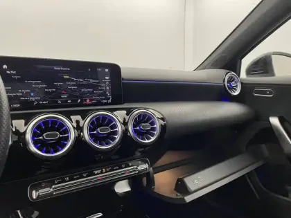 Photo 46 Mercedes Classe A  250 e 8G-DCT